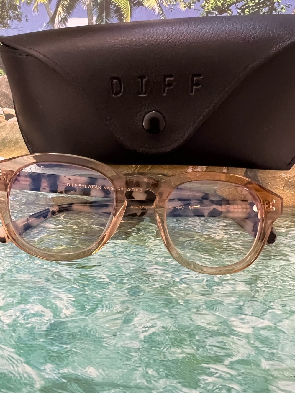 DIFF SUNGLASSES - Picture 4 of 9